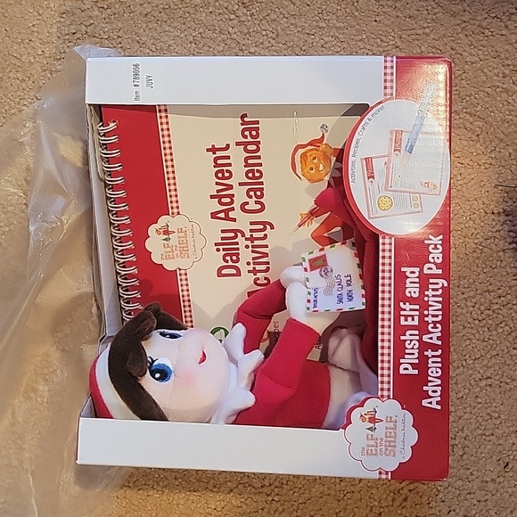 Elf on the Shelf "Plush Elf and Advent Activity Pack" Female doll & calendar - Picture 2 of 7